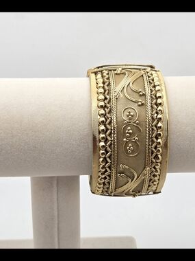 Vintage Etruscan Revival Gold Tone Filigree Hinged Cuff Bracelet